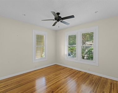 706 Hillcrest Street - Photo Thumbnail 8