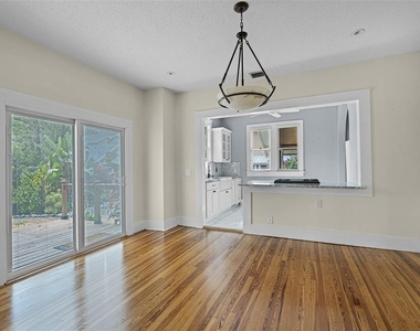 706 Hillcrest Street - Photo Thumbnail 4