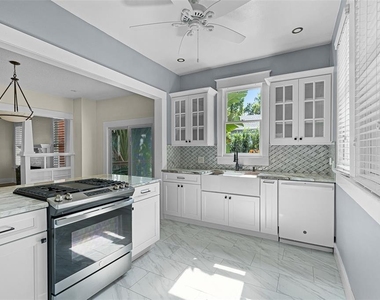 706 Hillcrest Street - Photo Thumbnail 5