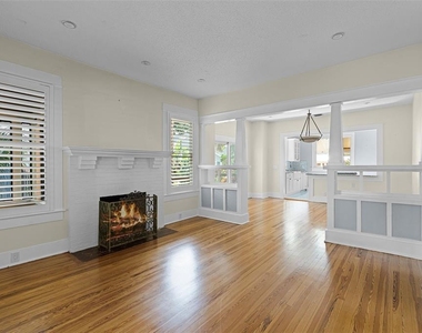 706 Hillcrest Street - Photo Thumbnail 3