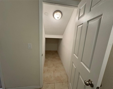 1372 Mill Stream Lane - Photo Thumbnail 7