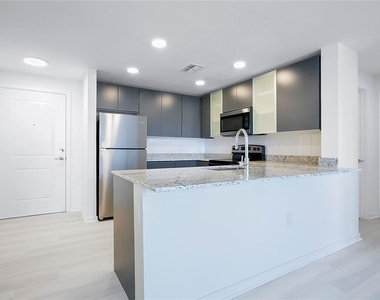5579 Millenia Park Boulevard - Photo Thumbnail 5