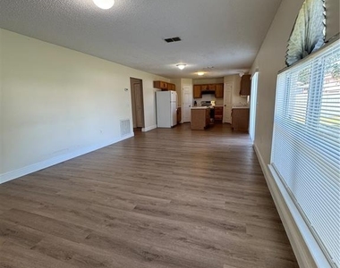 11718 Pethrick Drive - Photo Thumbnail 15
