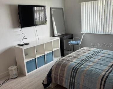 2225 Holden Avenue - Photo Thumbnail 11