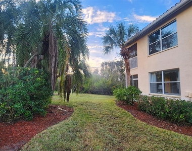 4442 Corso Venetia Boulevard - Photo Thumbnail 3