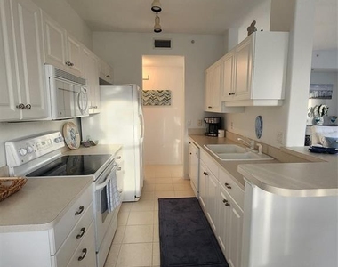 4442 Corso Venetia Boulevard - Photo Thumbnail 22