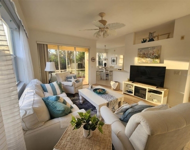4442 Corso Venetia Boulevard - Photo Thumbnail 9