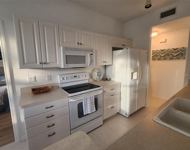 4442 Corso Venetia Boulevard - Photo Thumbnail 19