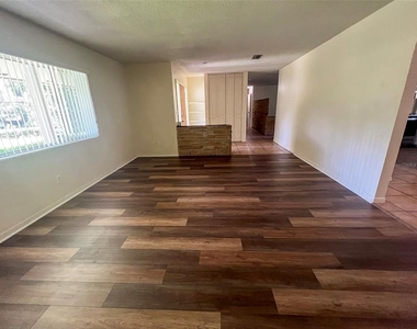 3524 Nw 12th Avenue - Photo Thumbnail 3