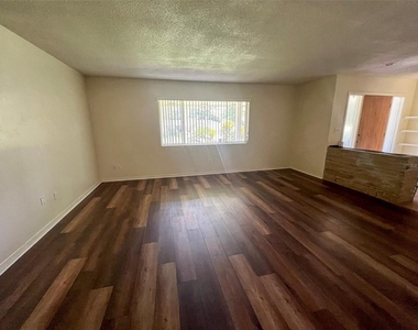3524 Nw 12th Avenue - Photo Thumbnail 4