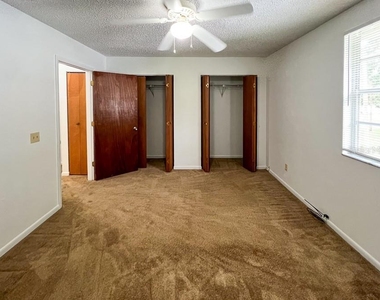 5601 Avenue H - Photo Thumbnail 13