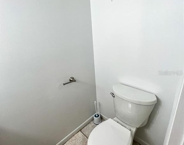5601 Avenue H - Photo Thumbnail 3