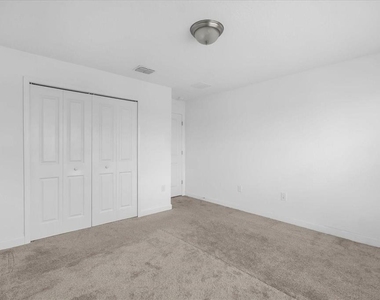 2959 Addison Boulevard - Photo Thumbnail 16