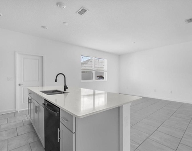 2959 Addison Boulevard - Photo Thumbnail 5