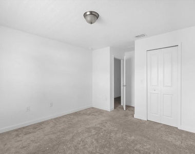 2959 Addison Boulevard - Photo Thumbnail 12