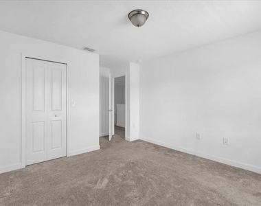 2959 Addison Boulevard - Photo Thumbnail 14