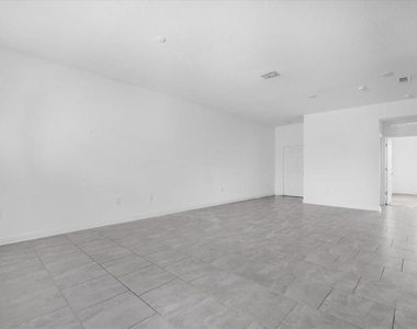 2959 Addison Boulevard - Photo Thumbnail 6