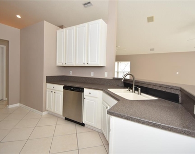 11 Deerfield Court - Photo Thumbnail 9