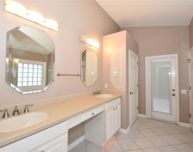 11 Deerfield Court - Photo Thumbnail 13