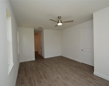 102 Brittany Lane - Photo Thumbnail 12