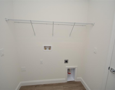 102 Brittany Lane - Photo Thumbnail 23