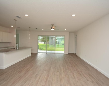 102 Brittany Lane - Photo Thumbnail 6