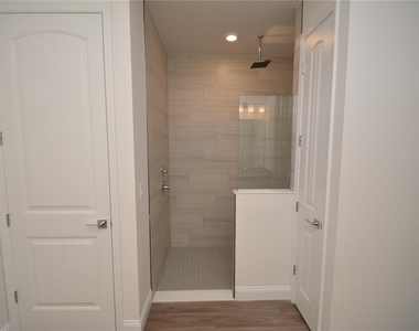 102 Brittany Lane - Photo Thumbnail 17