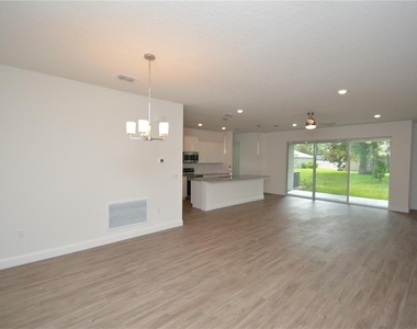 102 Brittany Lane - Photo Thumbnail 4