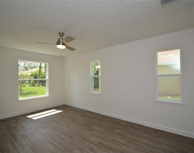 102 Brittany Lane - Photo Thumbnail 14