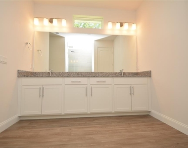102 Brittany Lane - Photo Thumbnail 16
