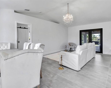 15180 Lyneburg Avenue - Photo Thumbnail 1