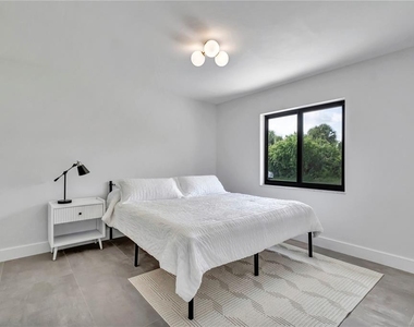 15180 Lyneburg Avenue - Photo Thumbnail 18