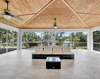 15180 Lyneburg Avenue - Photo Thumbnail 4