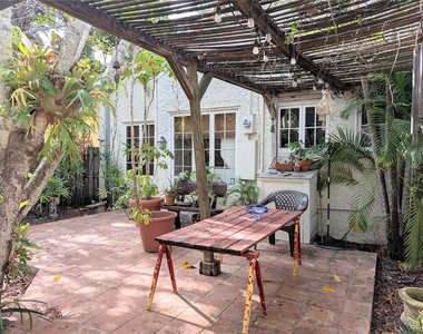 1701 Siesta Drive - Photo Thumbnail 2