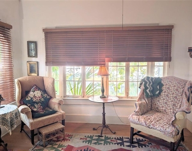 1701 Siesta Drive - Photo Thumbnail 6