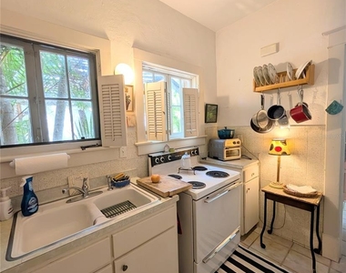 1701 Siesta Drive - Photo Thumbnail 12