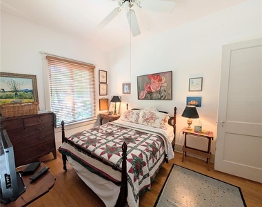 1701 Siesta Drive - Photo Thumbnail 14