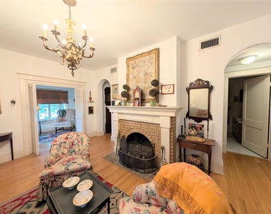 1701 Siesta Drive - Photo Thumbnail 9