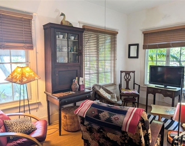 1701 Siesta Drive - Photo Thumbnail 4