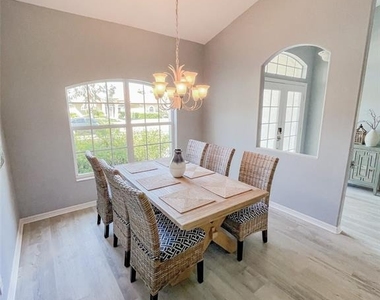 2137 Date Palm Way - Photo Thumbnail 4