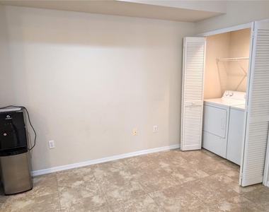 5711 Soldier Circle - Photo Thumbnail 9