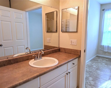5711 Soldier Circle - Photo Thumbnail 13