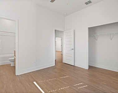 8044 Gulfstream Court - Photo Thumbnail 26