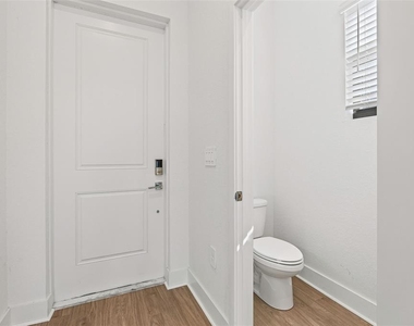 8044 Gulfstream Court - Photo Thumbnail 7