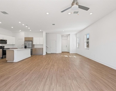8044 Gulfstream Court - Photo Thumbnail 15