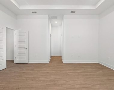 8044 Gulfstream Court - Photo Thumbnail 20