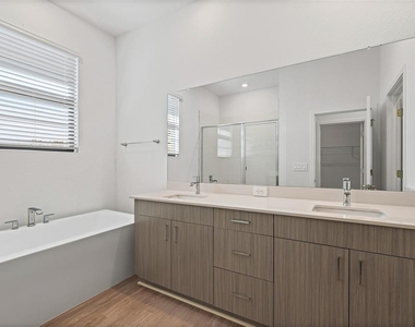 8044 Gulfstream Court - Photo Thumbnail 21