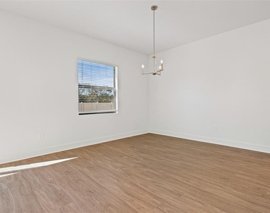 8044 Gulfstream Court - Photo Thumbnail 14