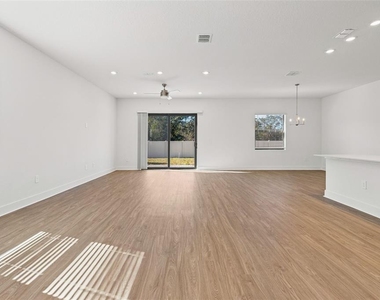 8044 Gulfstream Court - Photo Thumbnail 8