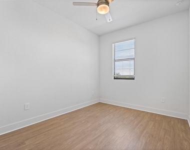 8044 Gulfstream Court - Photo Thumbnail 31